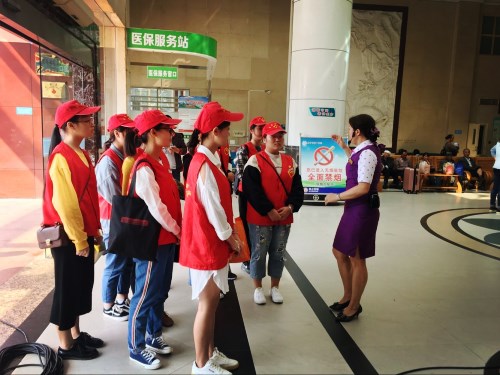 黄蓉主任讲解图片.jpg 黄蓉主任讲解图片.jpg