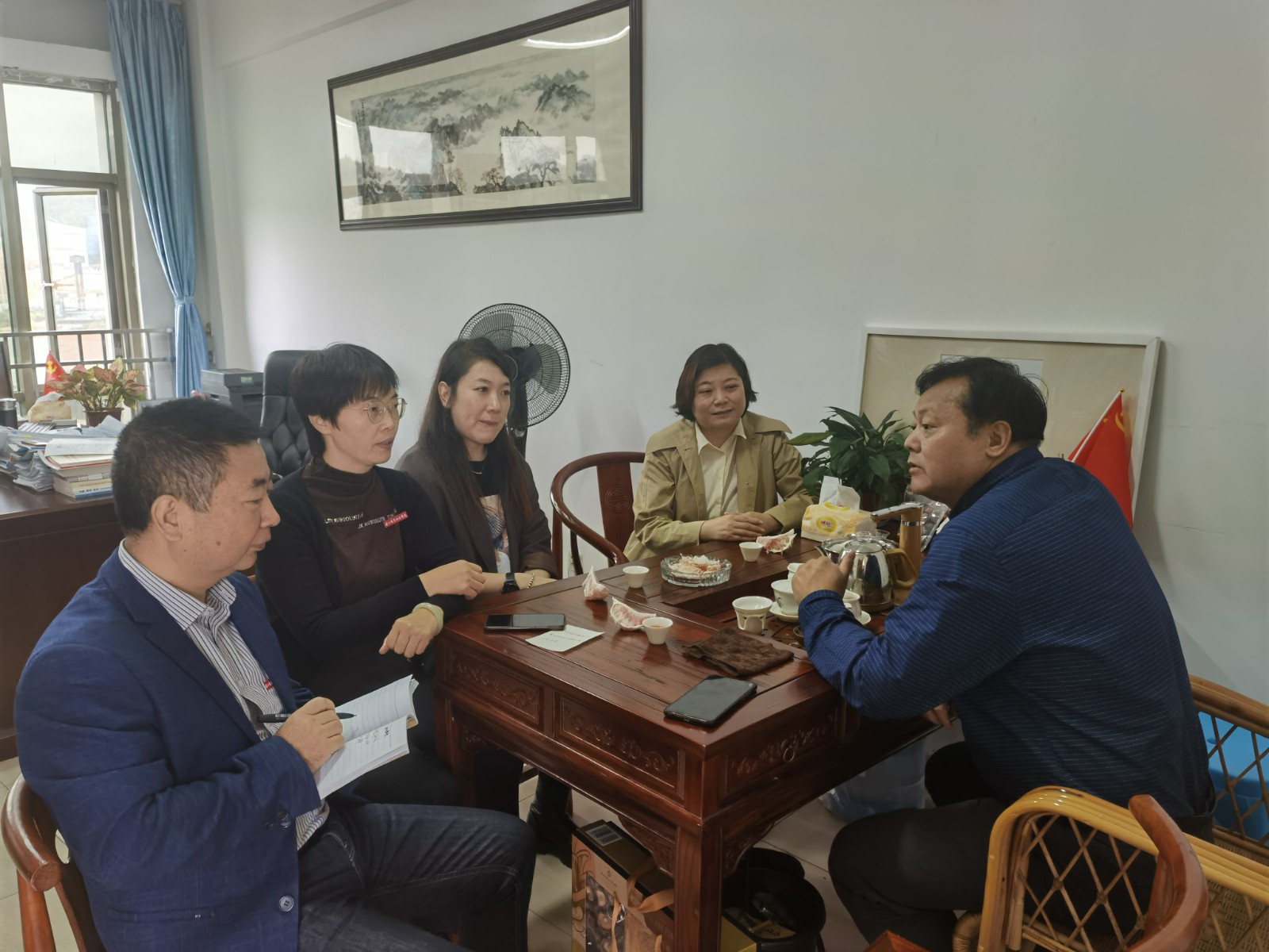 熹贝教育科技陈芳到校走访1.jpg 熹贝教育科技陈芳到校走访1.jpg