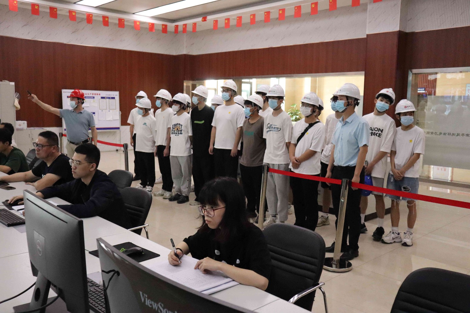 图片3.jpg 图片3.jpg