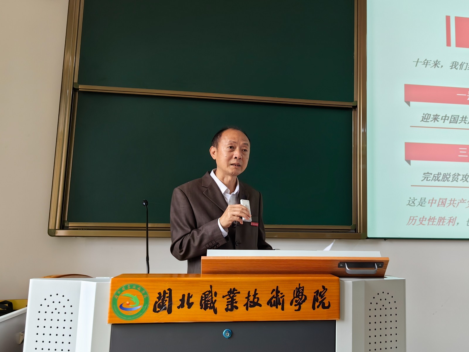 4f78ce215efa5fbeadbef00cbb04a07.jpg 4f78ce215efa5fbeadbef00cbb04a07.jpg