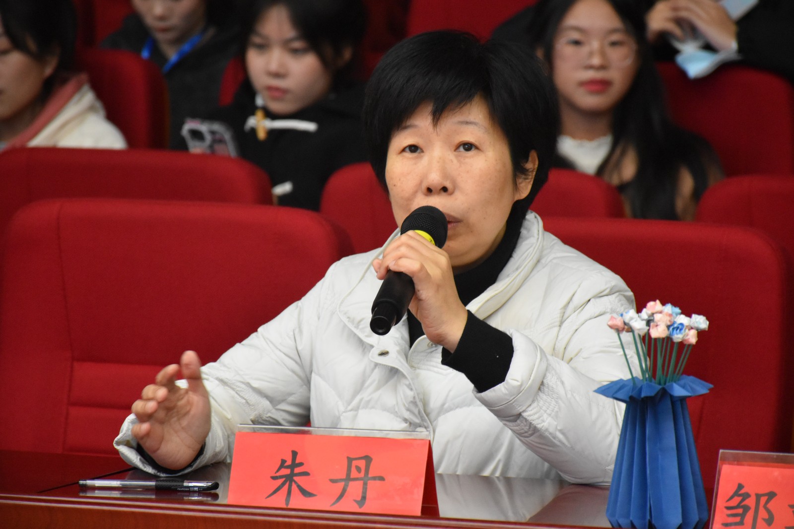 DSC_0813.JPG DSC_0813.JPG