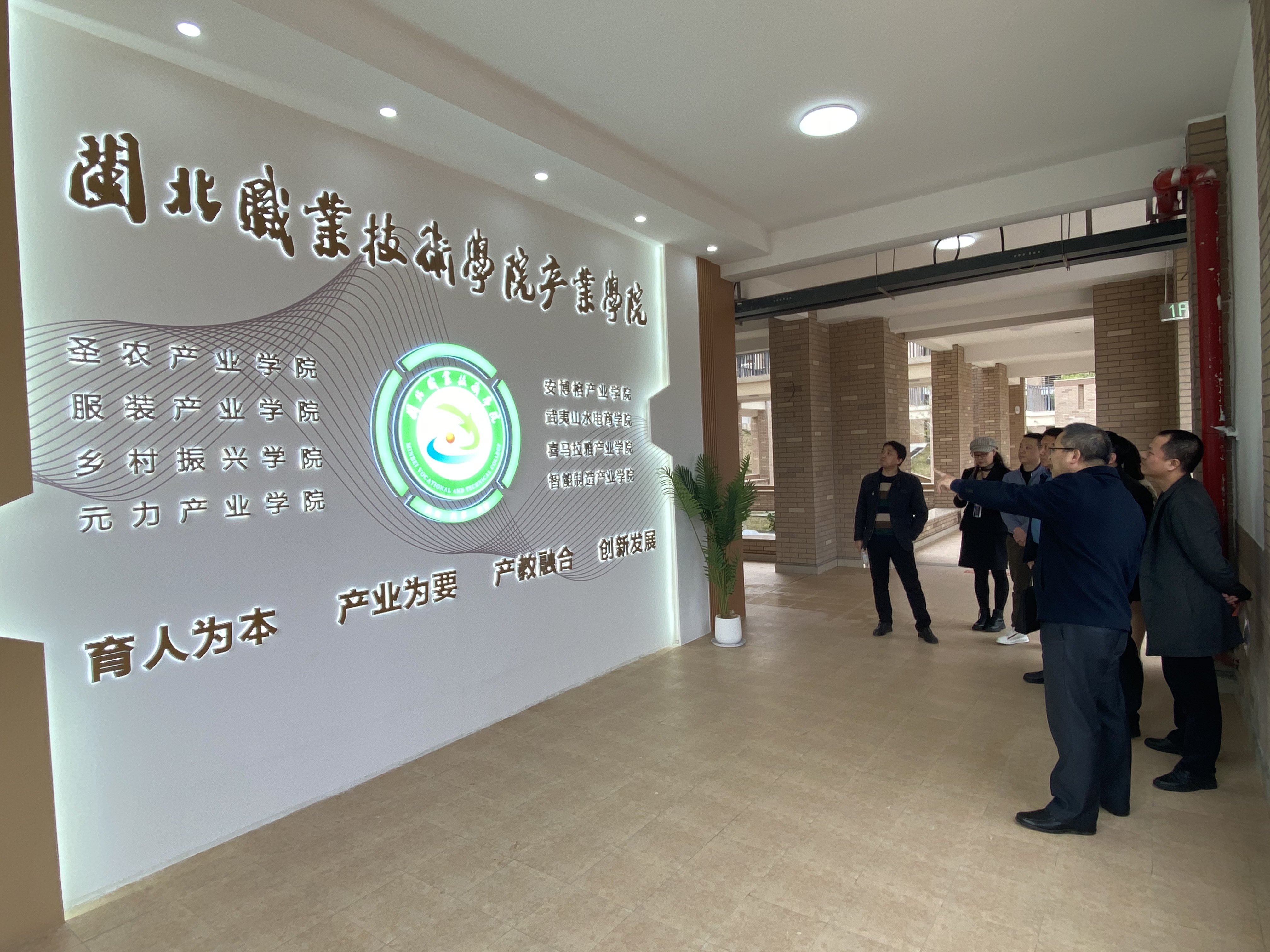 6498860cee7acc53a94ea8779bf2b1a.jpg 6498860cee7acc53a94ea8779bf2b1a.jpg