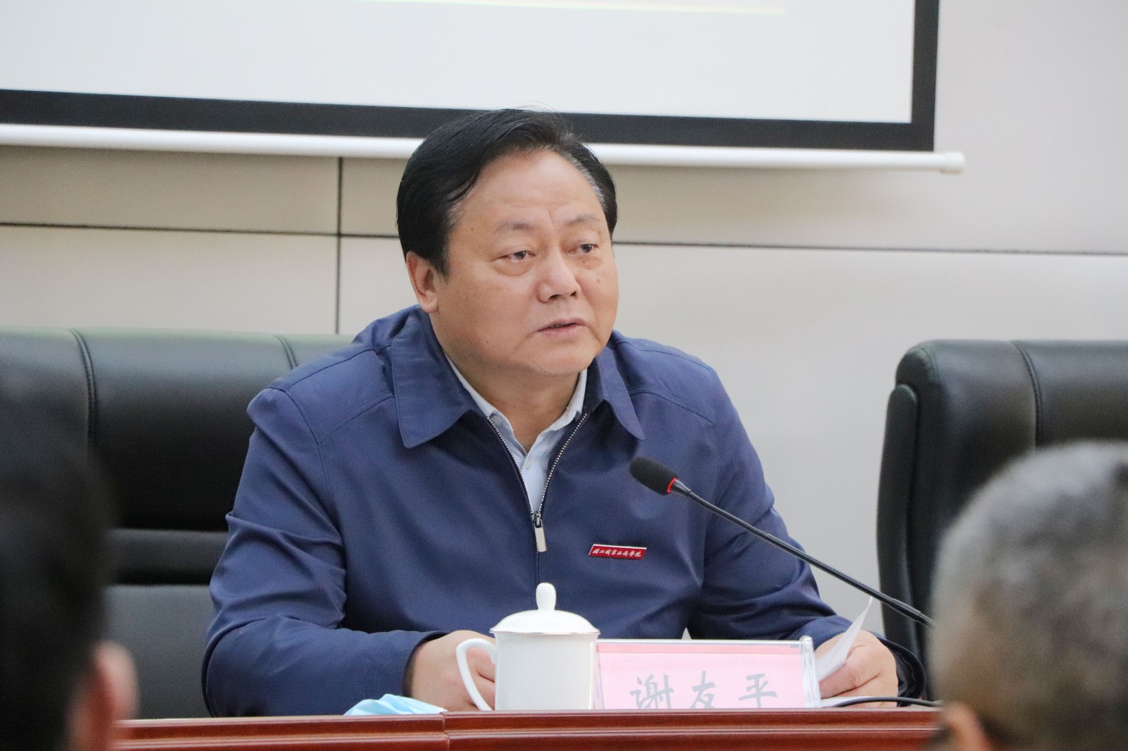 3.8_0002_曲线 3.jpg