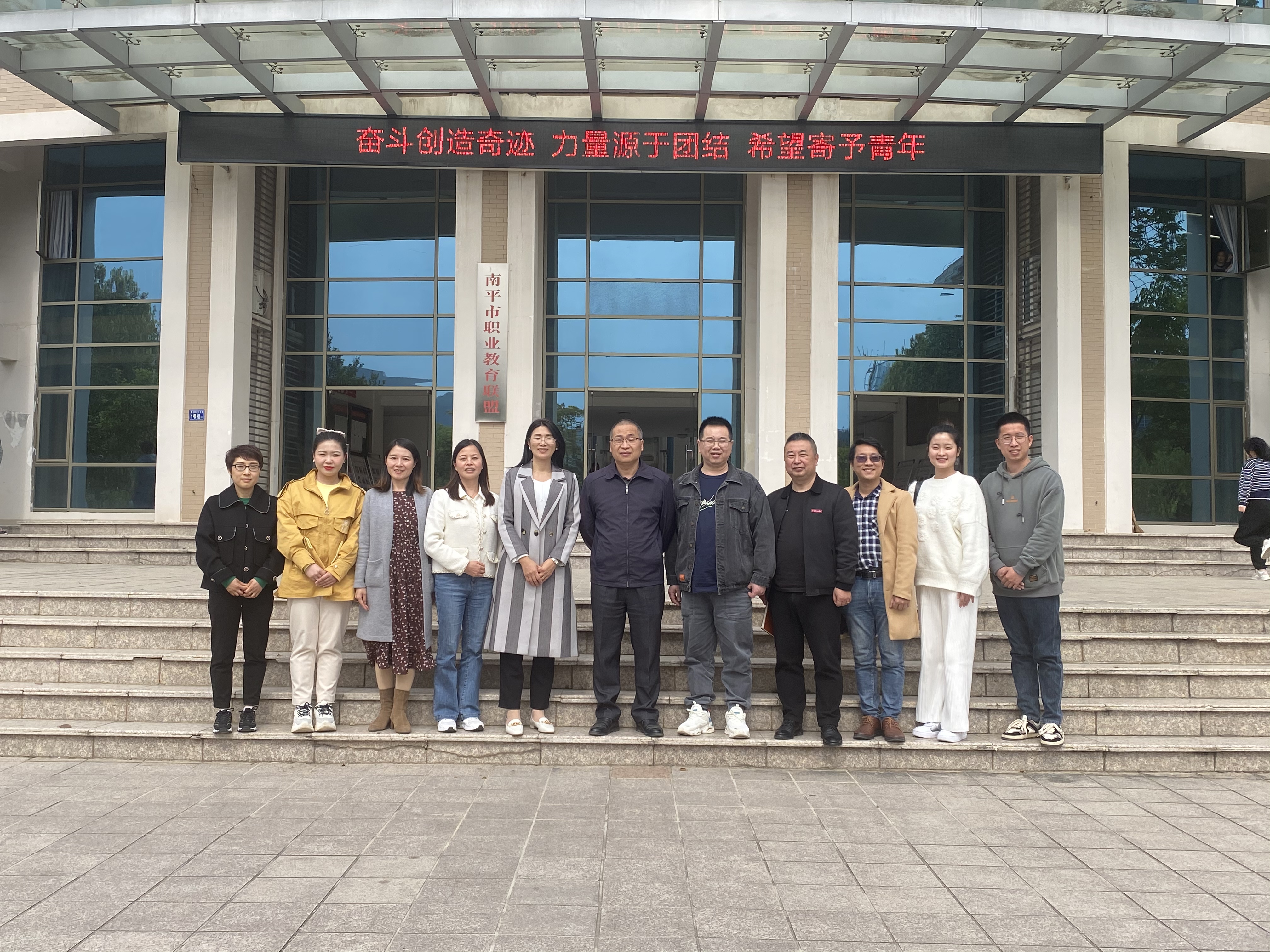 b91f0bf110bc9e9d74f67dad39edca7.jpg b91f0bf110bc9e9d74f67dad39edca7.jpg