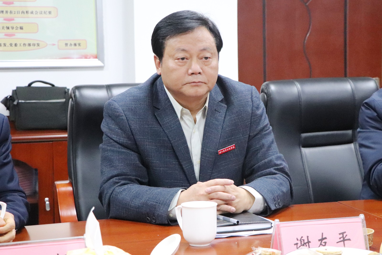 2.28_0008_曲线 9.jpg 2.28_0008_曲线 9.jpg