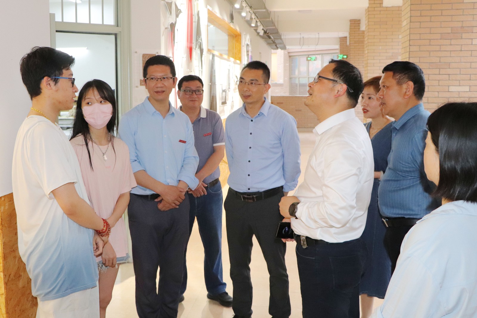 4.19_0000_曲线 7.jpg