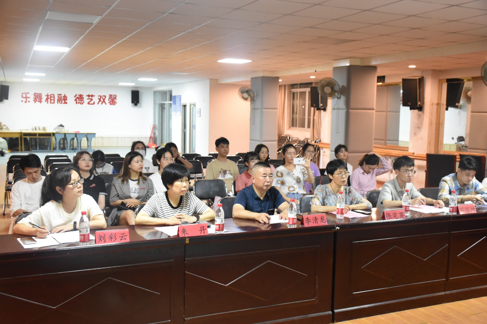 DSC_0352.JPG DSC_0352.JPG