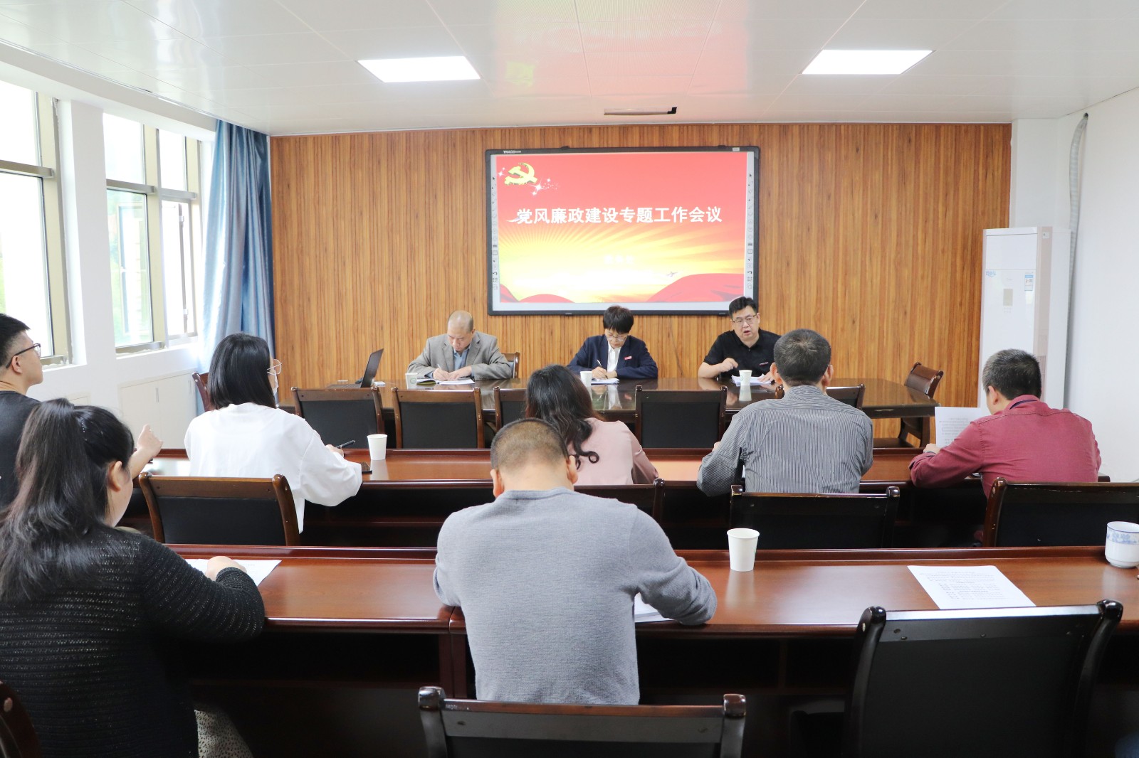 5.25_0000_亮度_对比度 1.jpg 5.25_0000_亮度_对比度 1.jpg