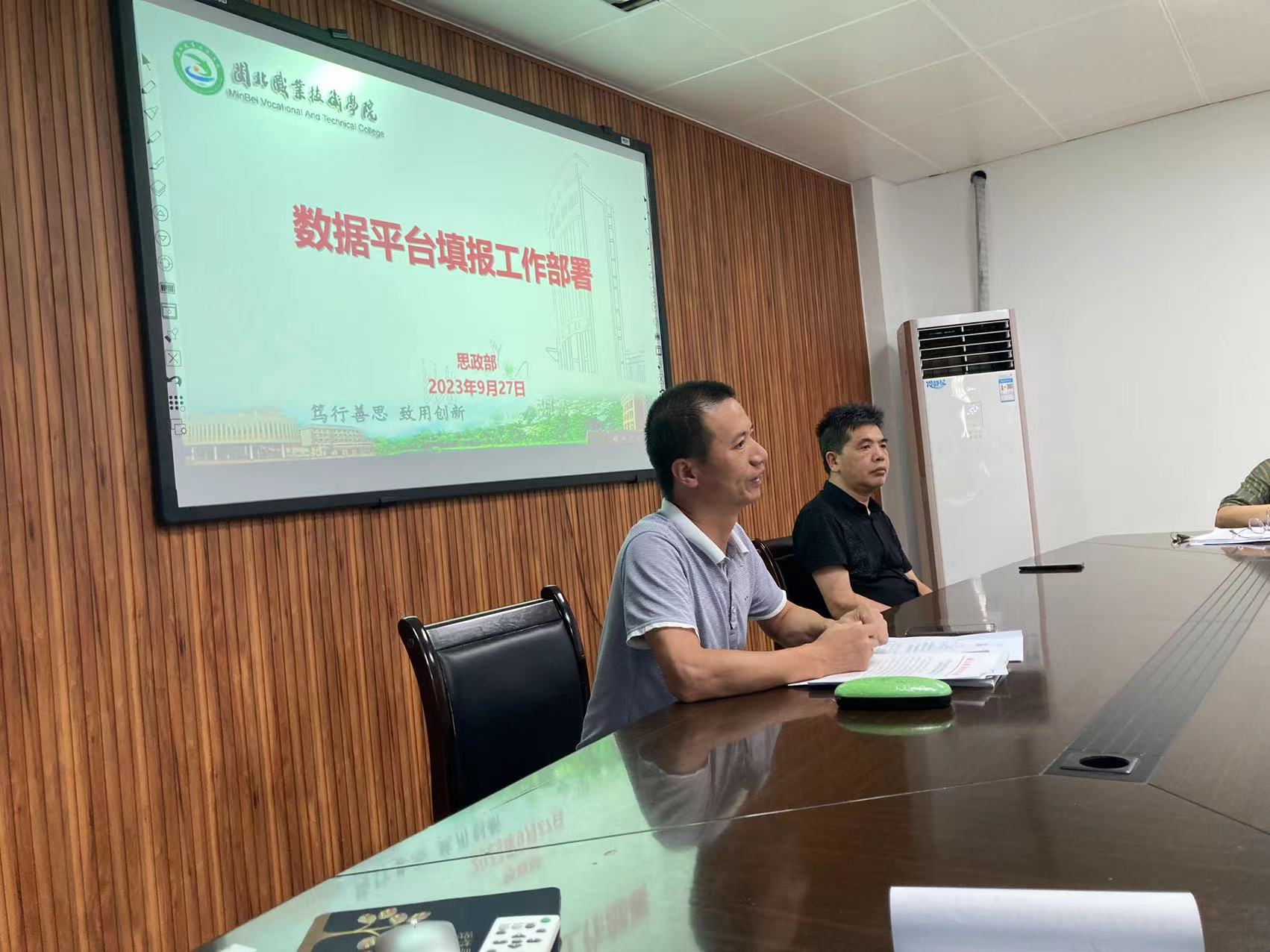 default (1).jpg default (1).jpg