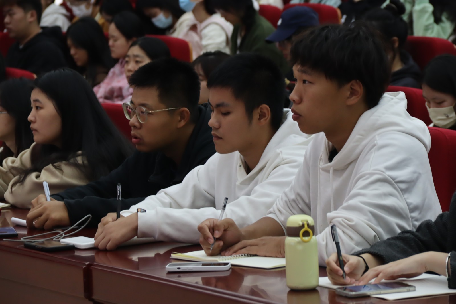 IMG_9872.JPG IMG_9872.JPG