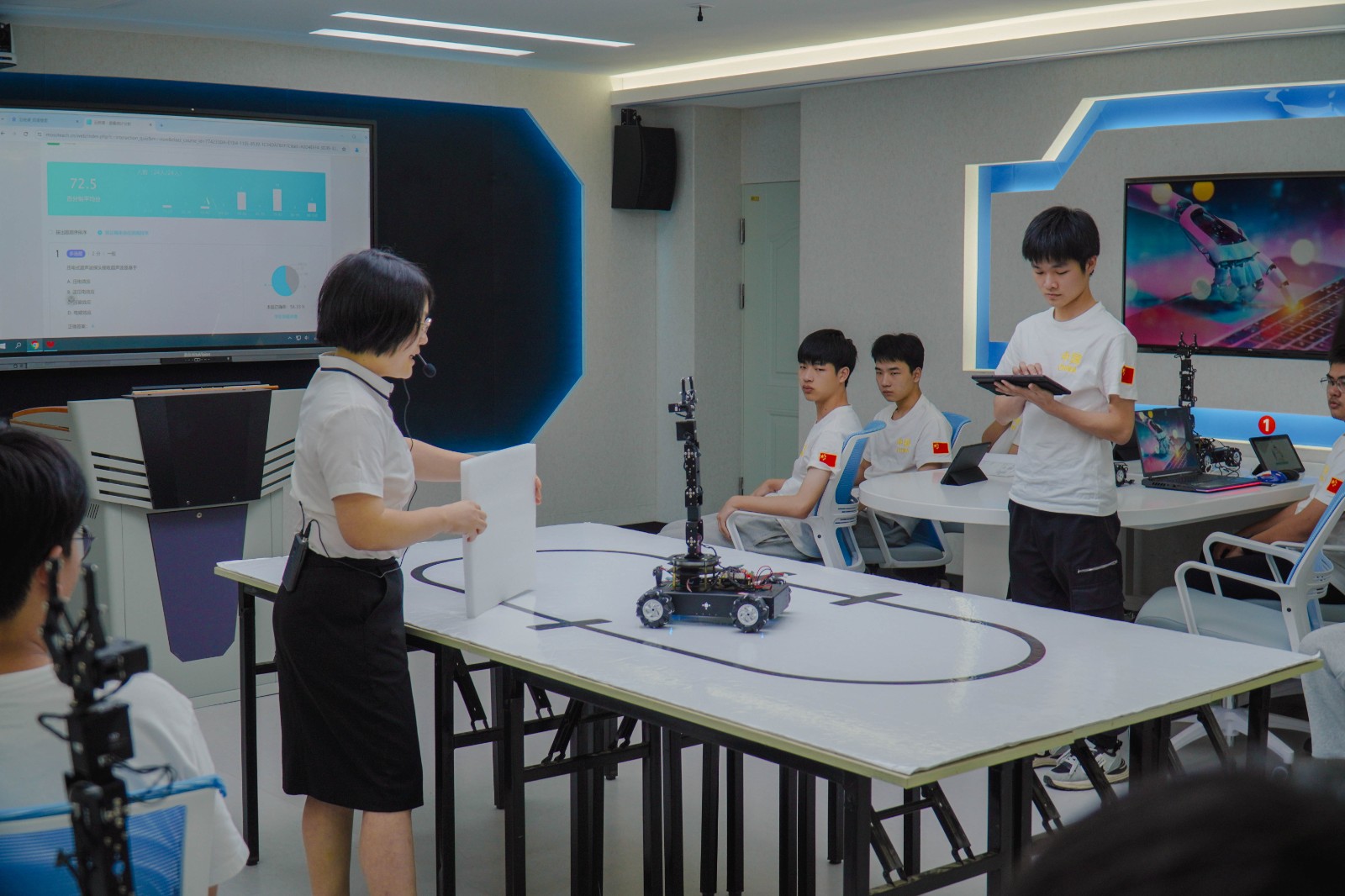 录播室2.jpg 录播室2.jpg