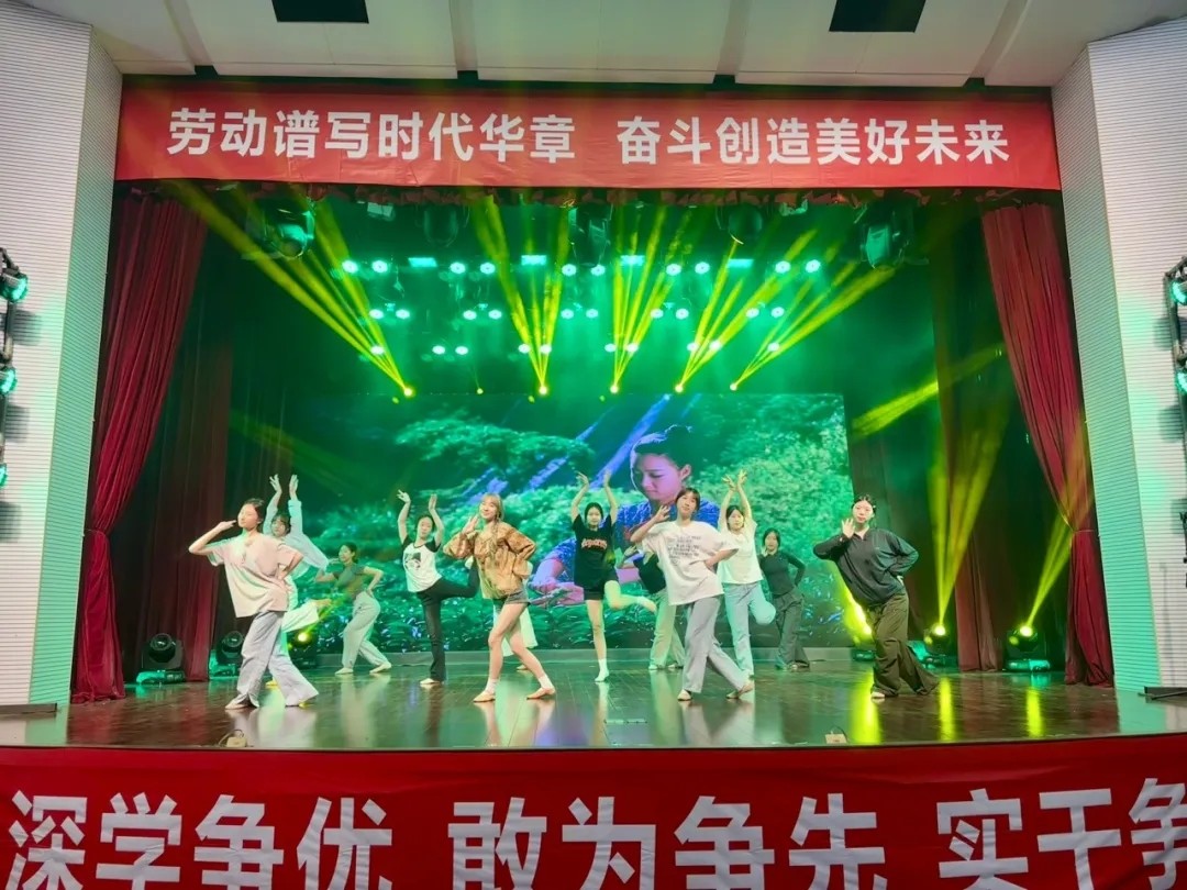 2.webp.jpg 2.webp.jpg