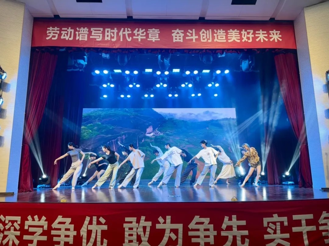 3.webp.jpg 3.webp.jpg