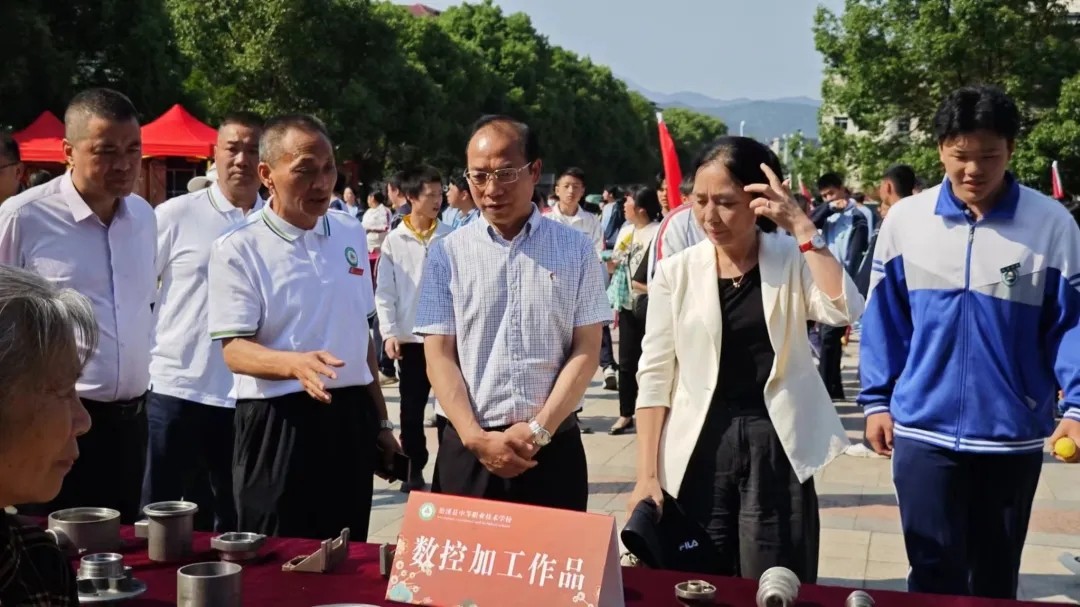 16.webp.jpg 16.webp.jpg