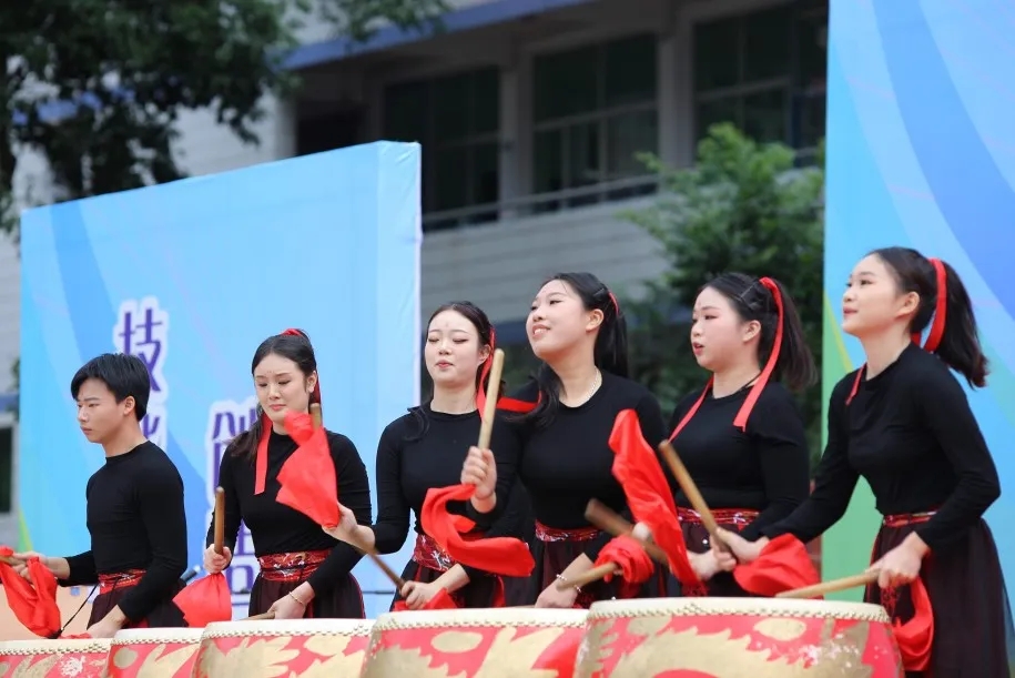 7.webp.jpg 7.webp.jpg