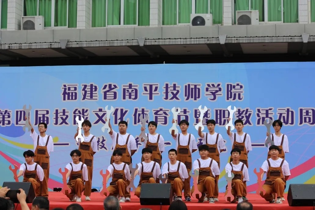 9.webp.jpg 9.webp.jpg