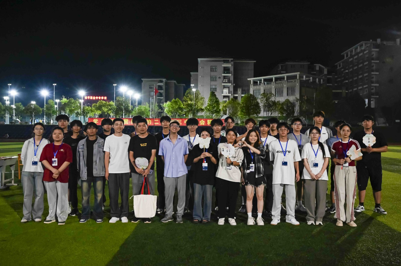 图片9_1.jpg 图片9_1.jpg