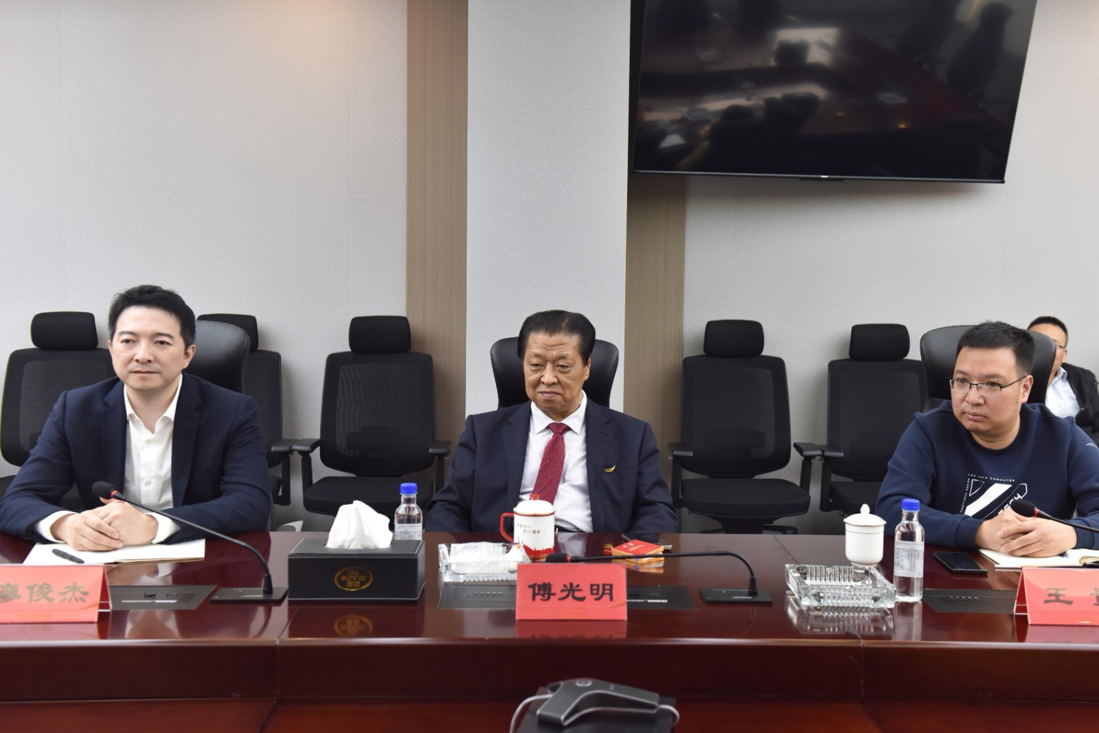 webwxgetmsgimg (1)(1).jpg webwxgetmsgimg (1)(1).jpg